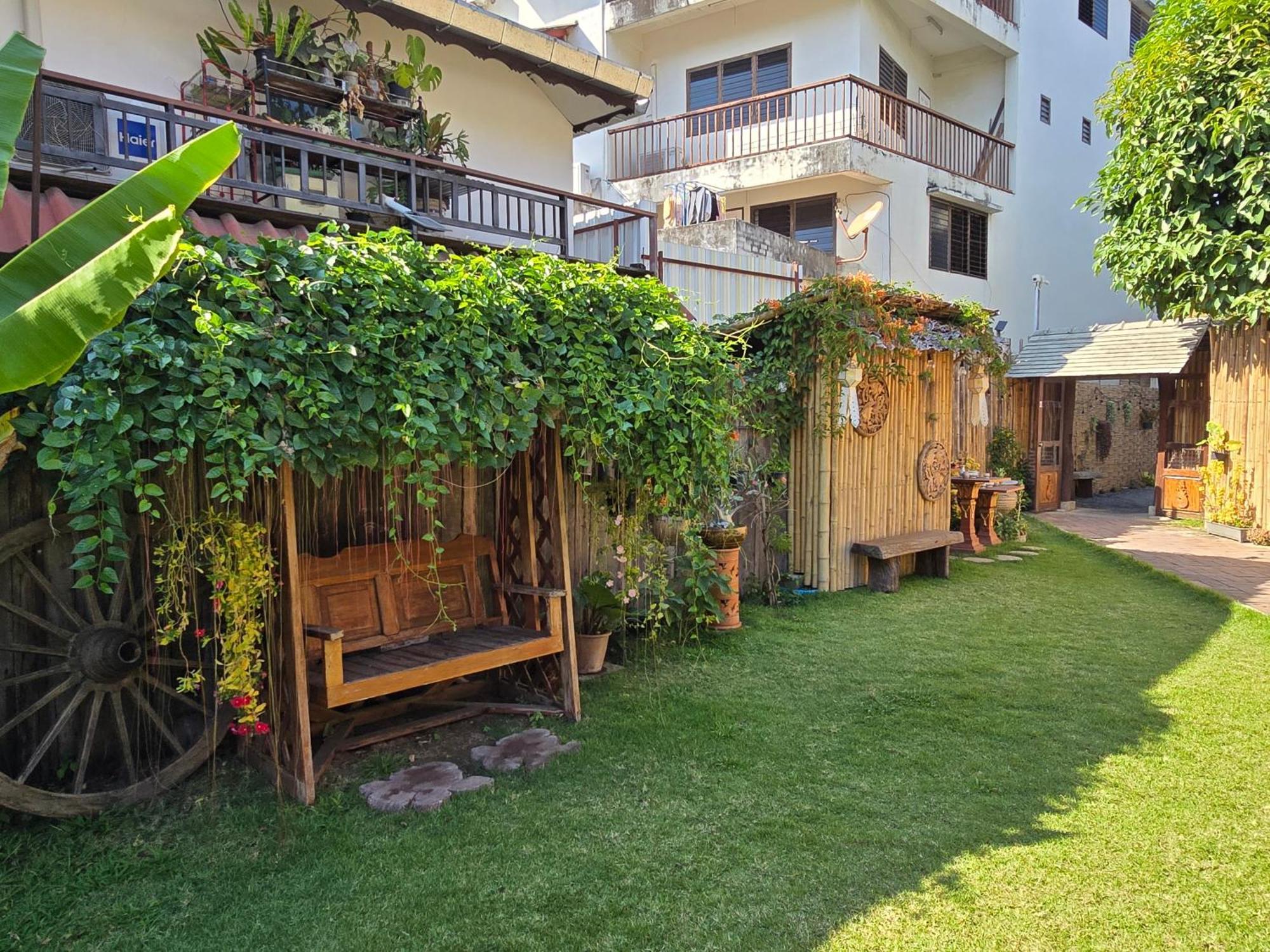 The Old City Rooms Chiang Mai Extérieur photo